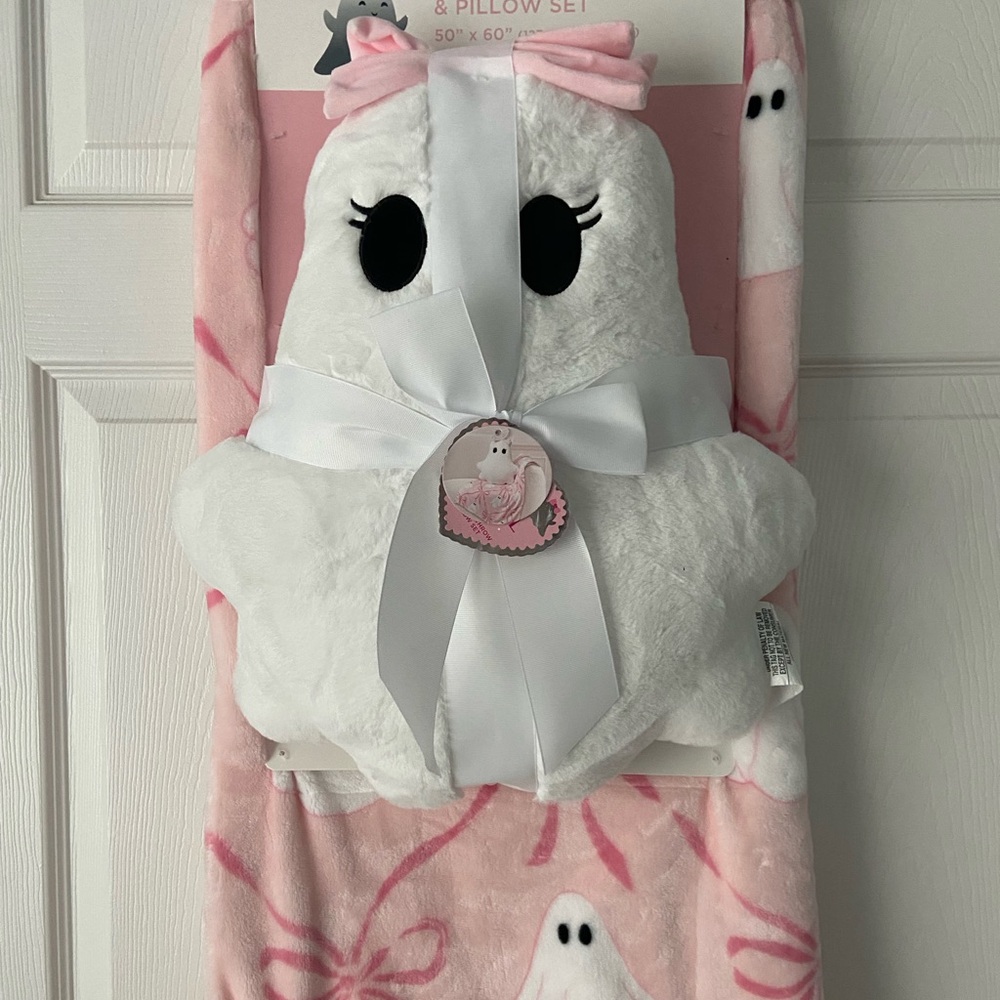 Cute Ghost Blanket and Pillow Set